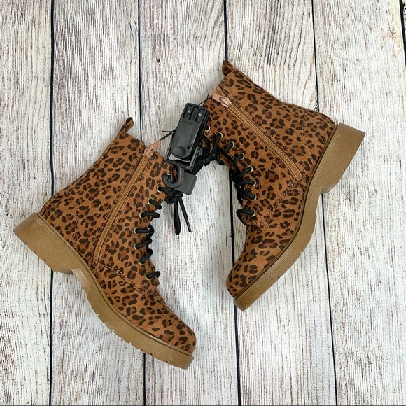 Time and Tru Leopard Print Lug Boots Combat - Picture 6 of 6